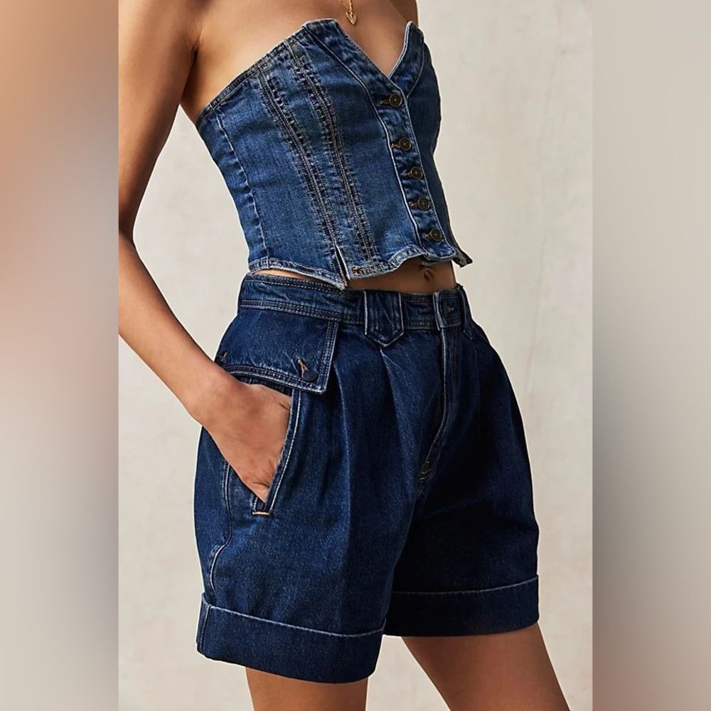 Free People Top Secret Trouser Shorts **Size 26 See Measurements**